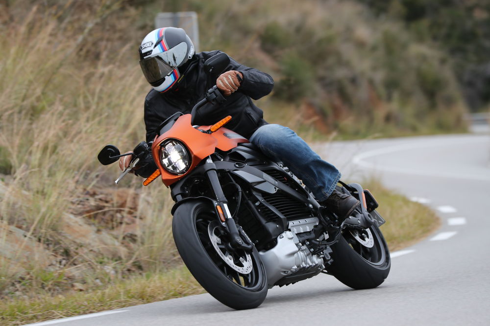 Wieselflink: Keine andere Harley-Davidson biegt ähnlich zügig ums Eck.